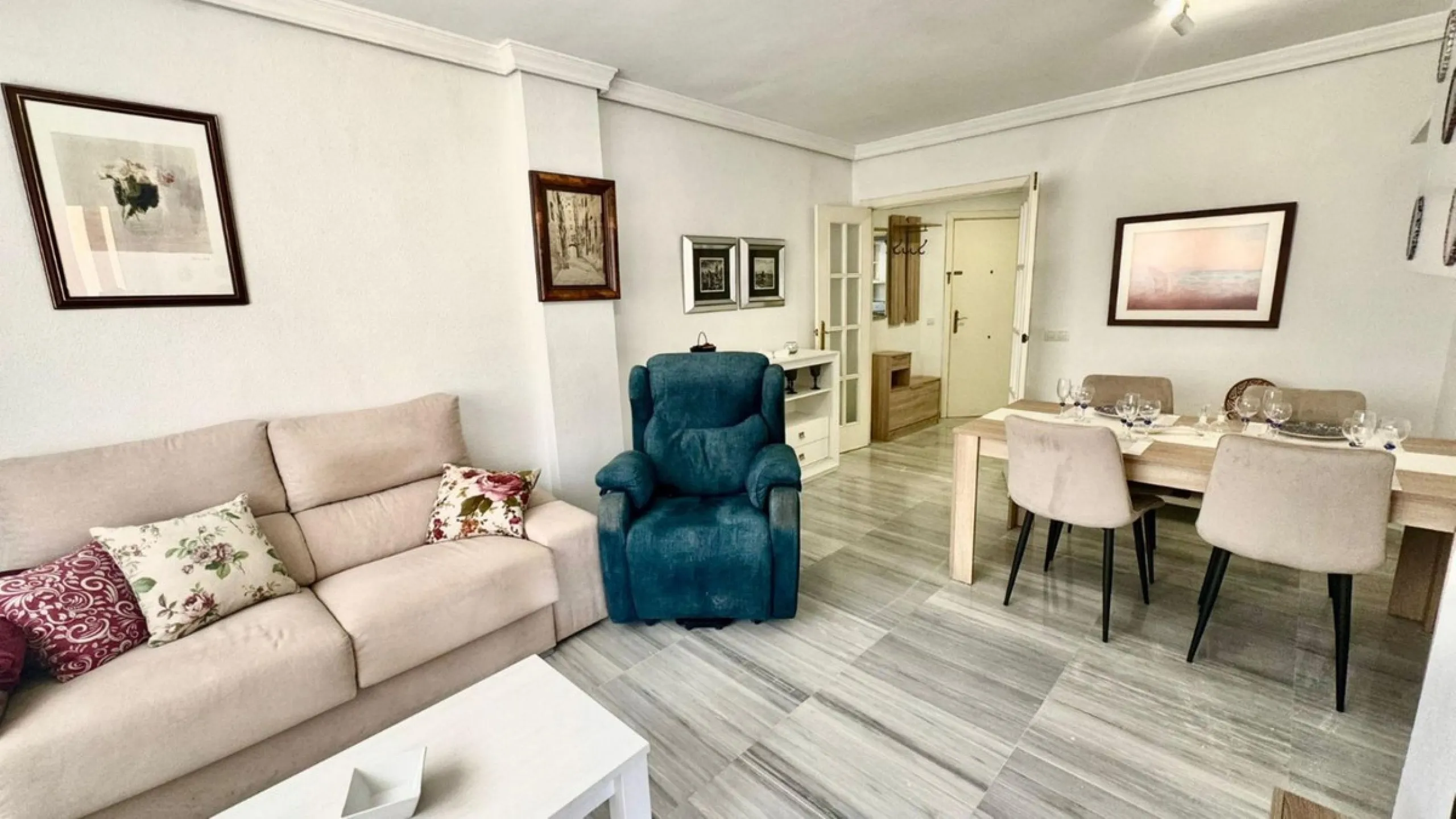 Modern 2-Bedroom Apartment – Excellent Location in Torremolinos