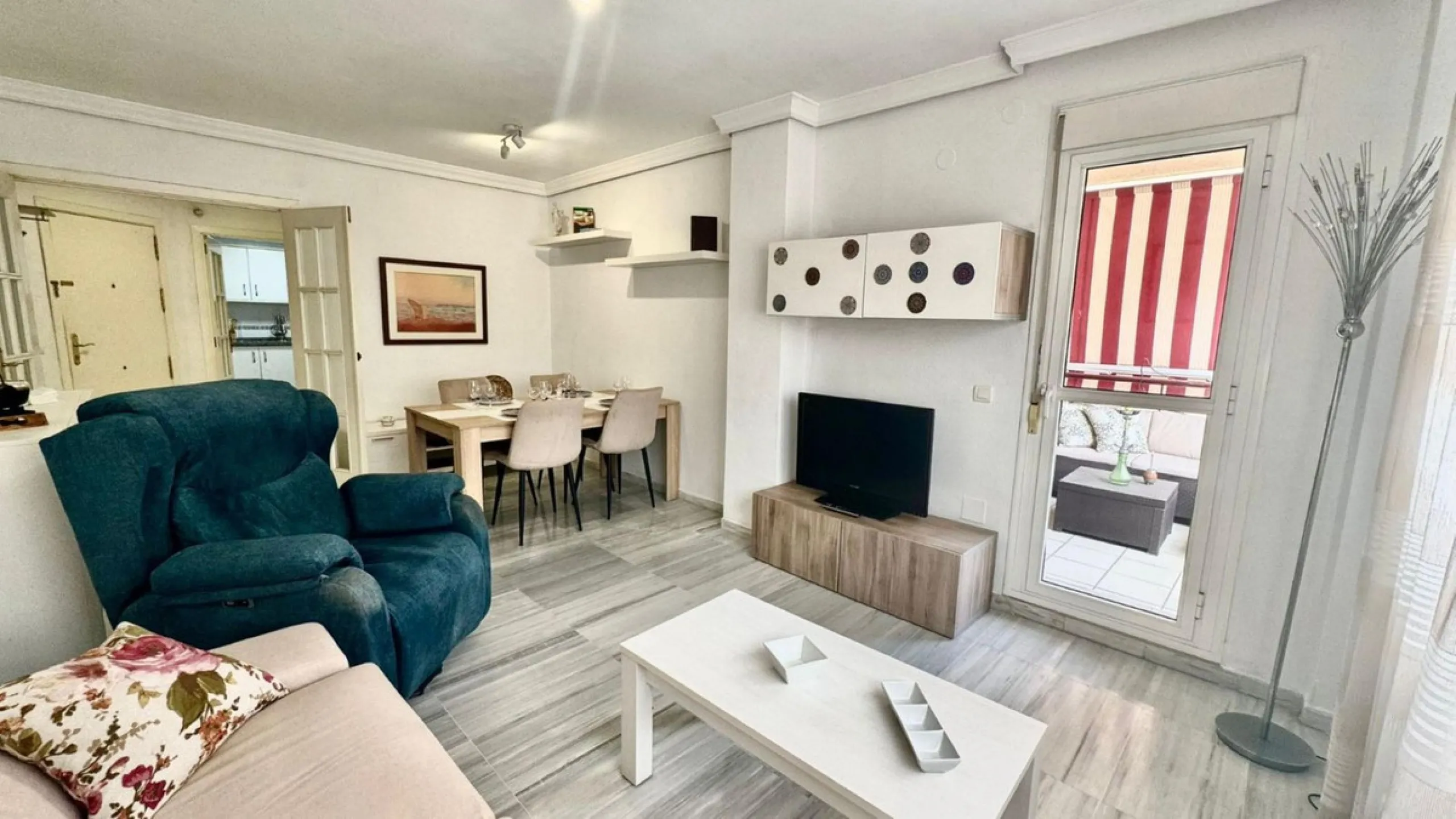 Modern 2-Bedroom Apartment – Excellent Location in Torremolinos