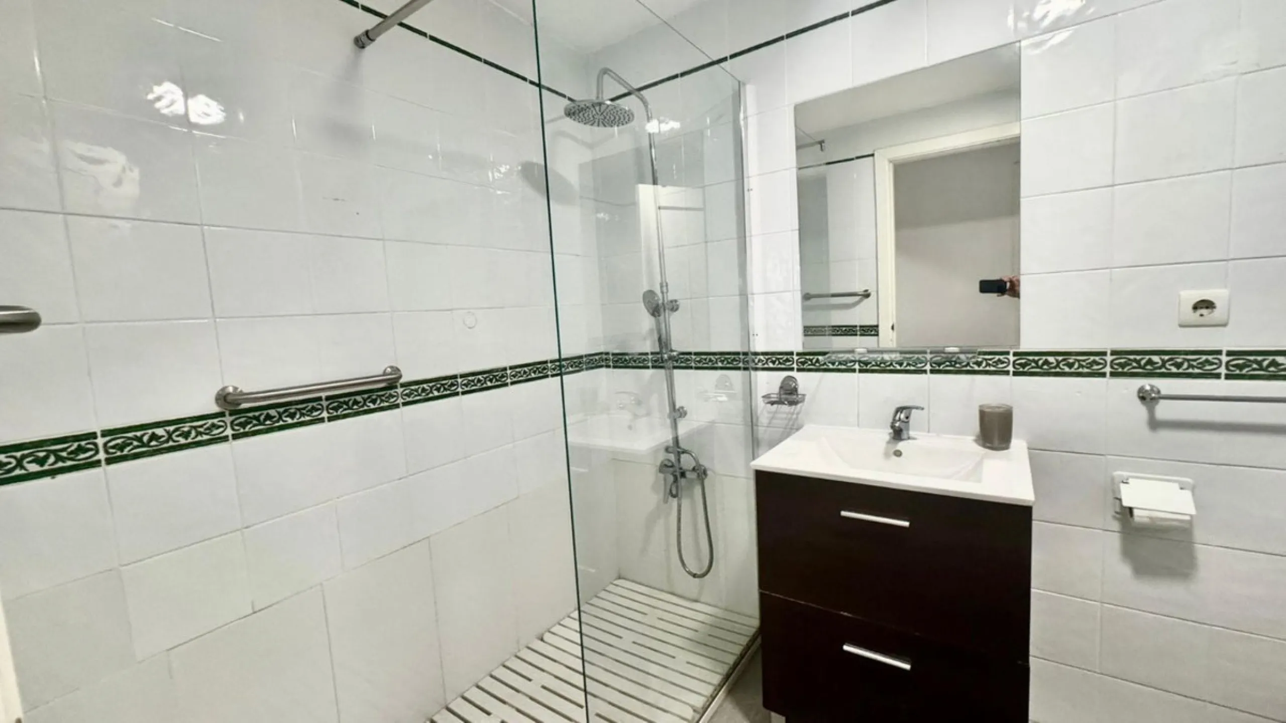 Modern 2-Bedroom Apartment – Excellent Location in Torremolinos