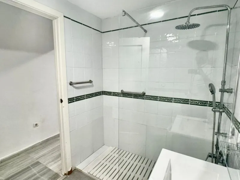 Modern 2-Bedroom Apartment – Excellent Location in Torremolinos
