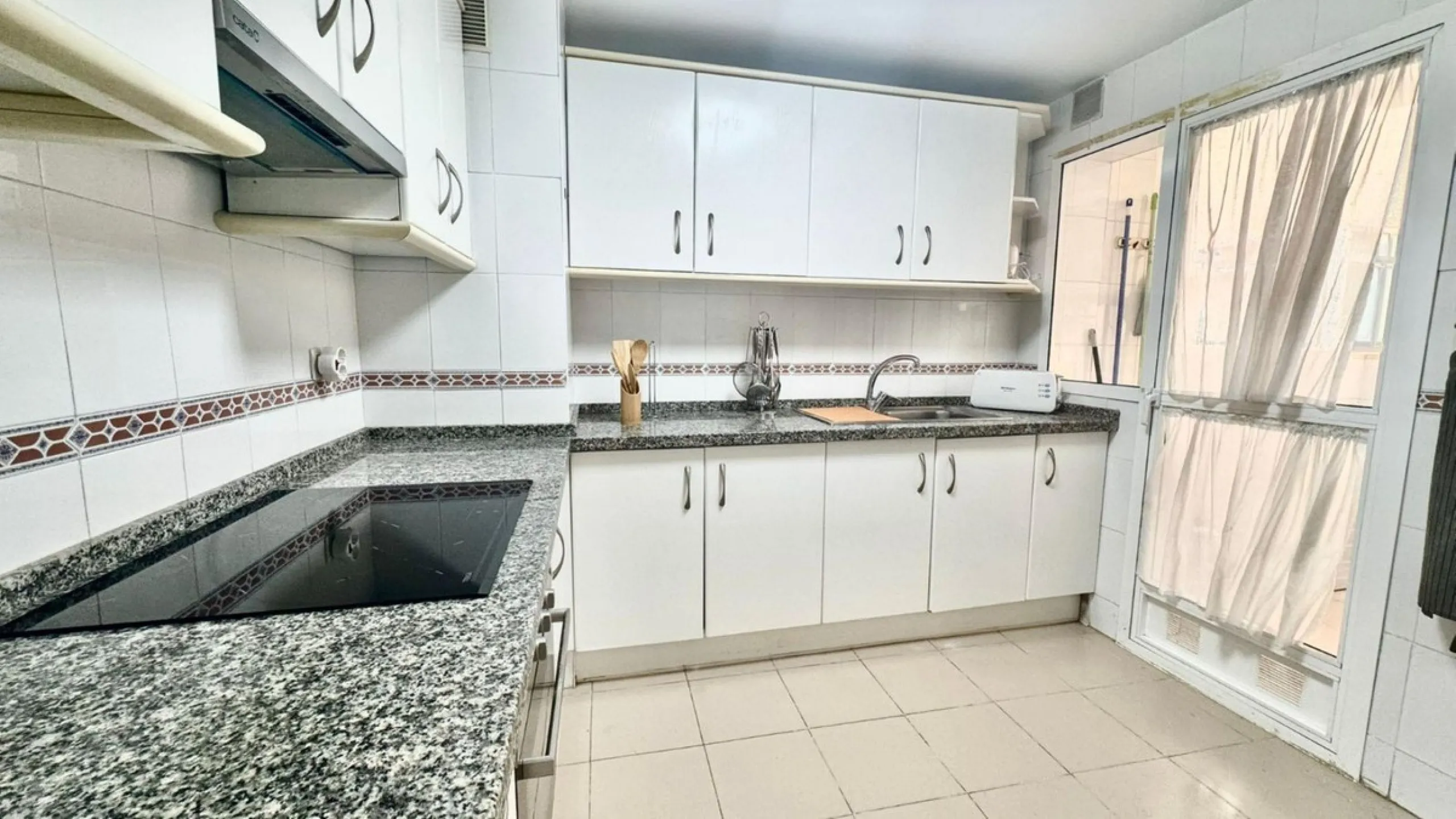 Modern 2-Bedroom Apartment – Excellent Location in Torremolinos