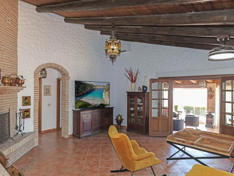 Detached Finca with Separate Accommodation