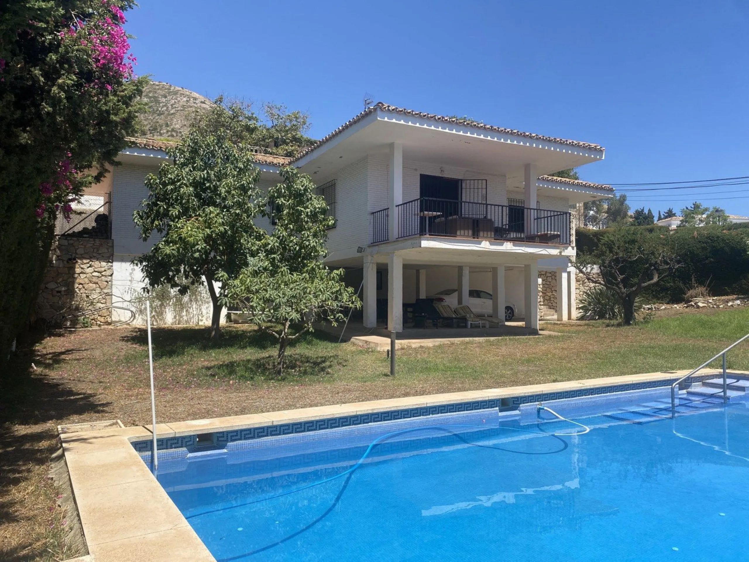 DETACHED VILLA TO REFORM IN THE BEAUTIFUL - LA CAPELLANIA, BENALMADENA! Has LPO!
