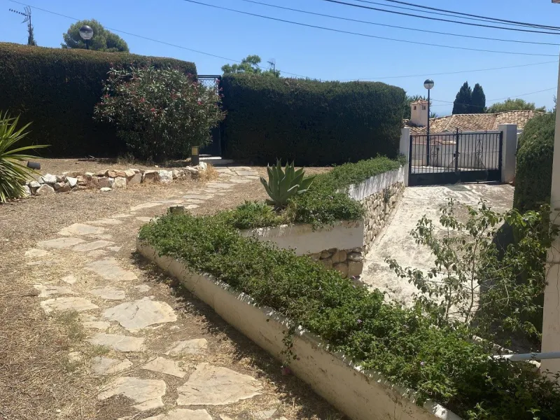 DETACHED VILLA TO REFORM IN THE BEAUTIFUL - LA CAPELLANIA, BENALMADENA! Has LPO!