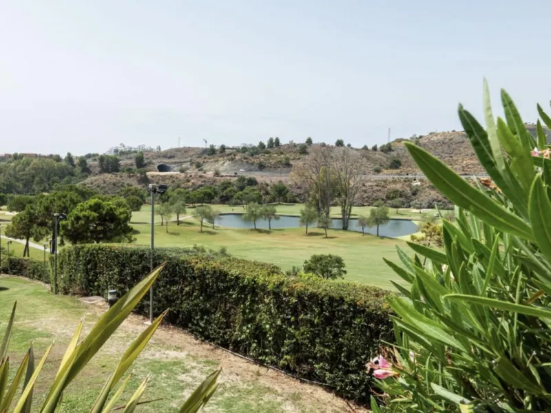 Unique property that must be seen to appreciate the wow factor within the much sought after urbanisation of Capanes del Golf.