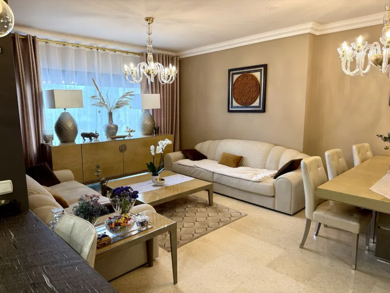 Unique property that must be seen to appreciate the wow factor within the much sought after urbanisation of Capanes del Golf.