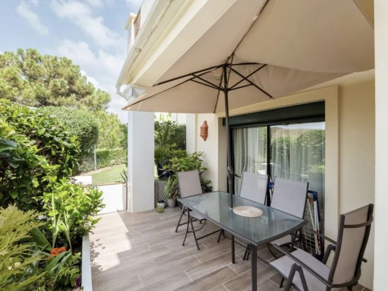 Unique property that must be seen to appreciate the wow factor within the much sought after urbanisation of Capanes del Golf.