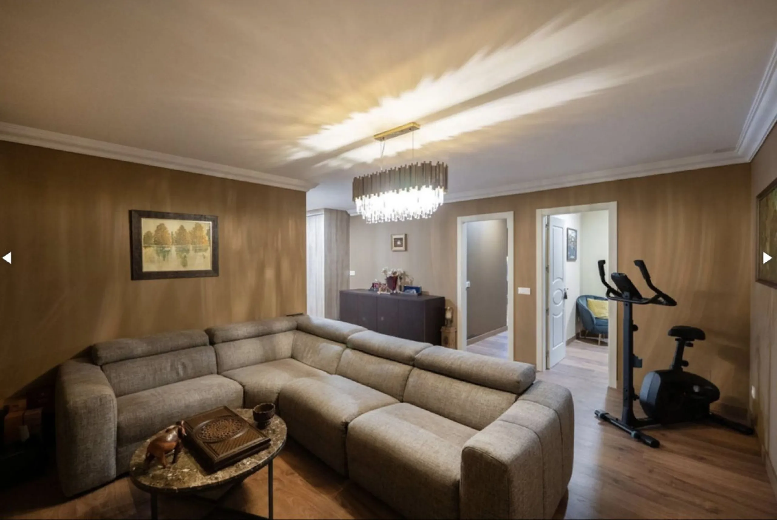 Unique property that must be seen to appreciate the wow factor within the much sought after urbanisation of Capanes del Golf.