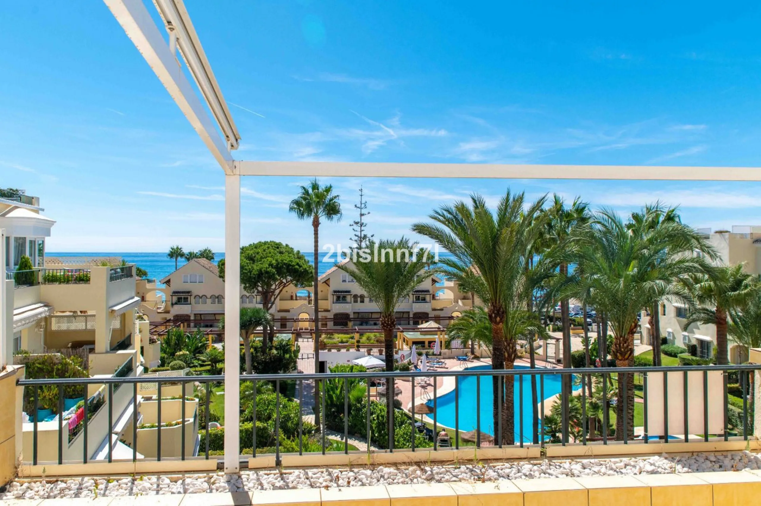 Three-bedroom duplex penthouse for sale in White Pearl Beach II, Elviria