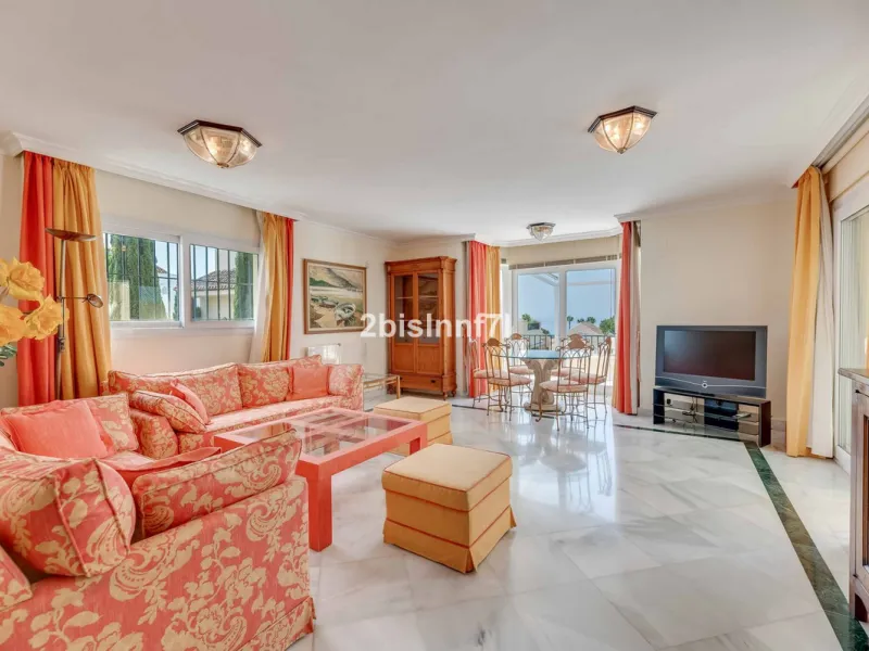 Three-bedroom duplex penthouse for sale in White Pearl Beach II, Elviria