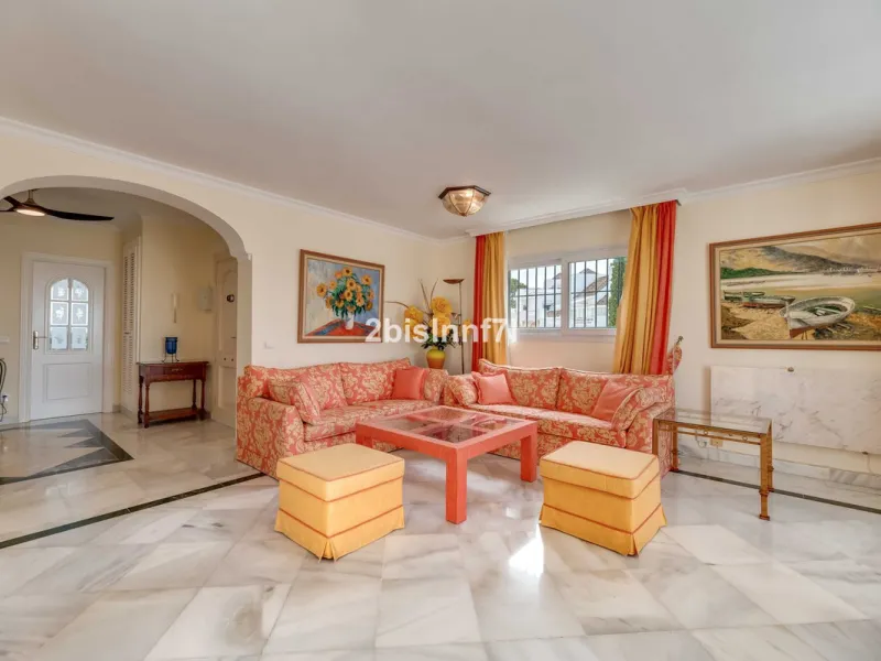 Three-bedroom duplex penthouse for sale in White Pearl Beach II, Elviria