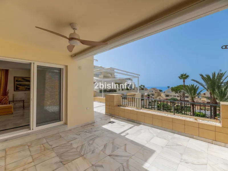 Three-bedroom duplex penthouse for sale in White Pearl Beach II, Elviria