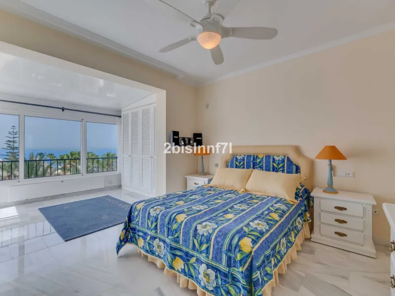 Three-bedroom duplex penthouse for sale in White Pearl Beach II, Elviria
