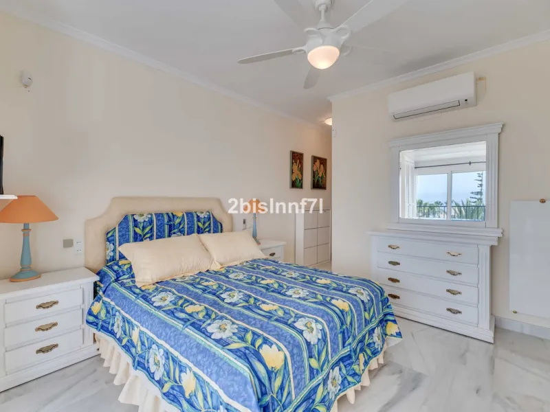 Three-bedroom duplex penthouse for sale in White Pearl Beach II, Elviria