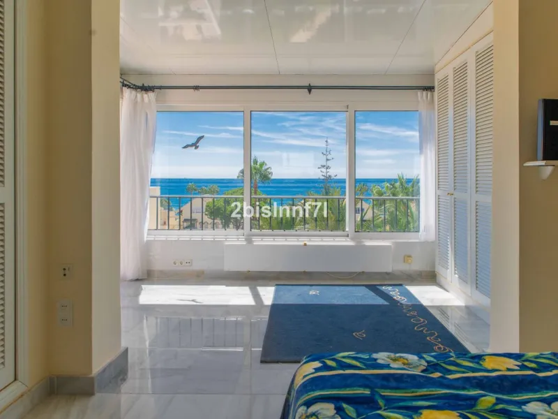 Three-bedroom duplex penthouse for sale in White Pearl Beach II, Elviria
