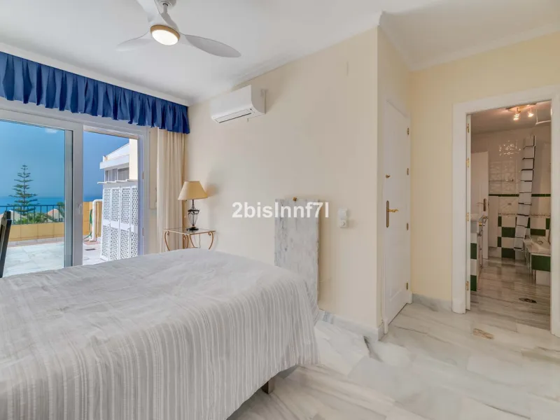 Three-bedroom duplex penthouse for sale in White Pearl Beach II, Elviria