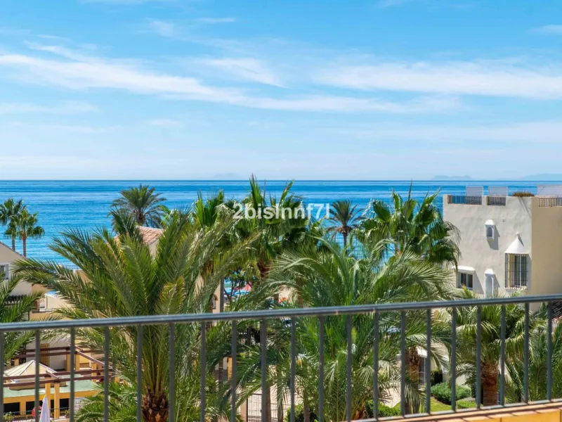 Three-bedroom duplex penthouse for sale in White Pearl Beach II, Elviria