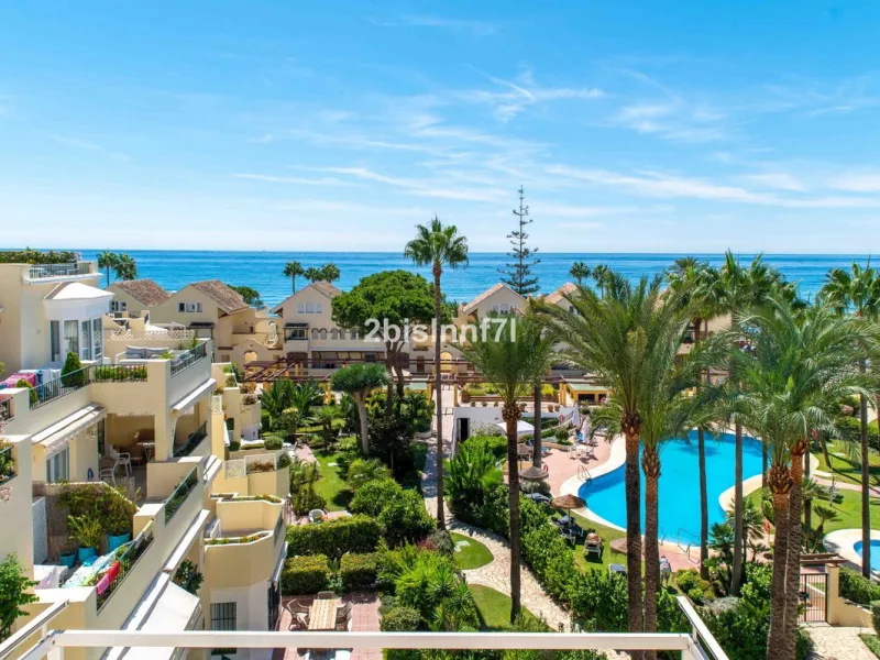 Three-bedroom duplex penthouse for sale in White Pearl Beach II, Elviria