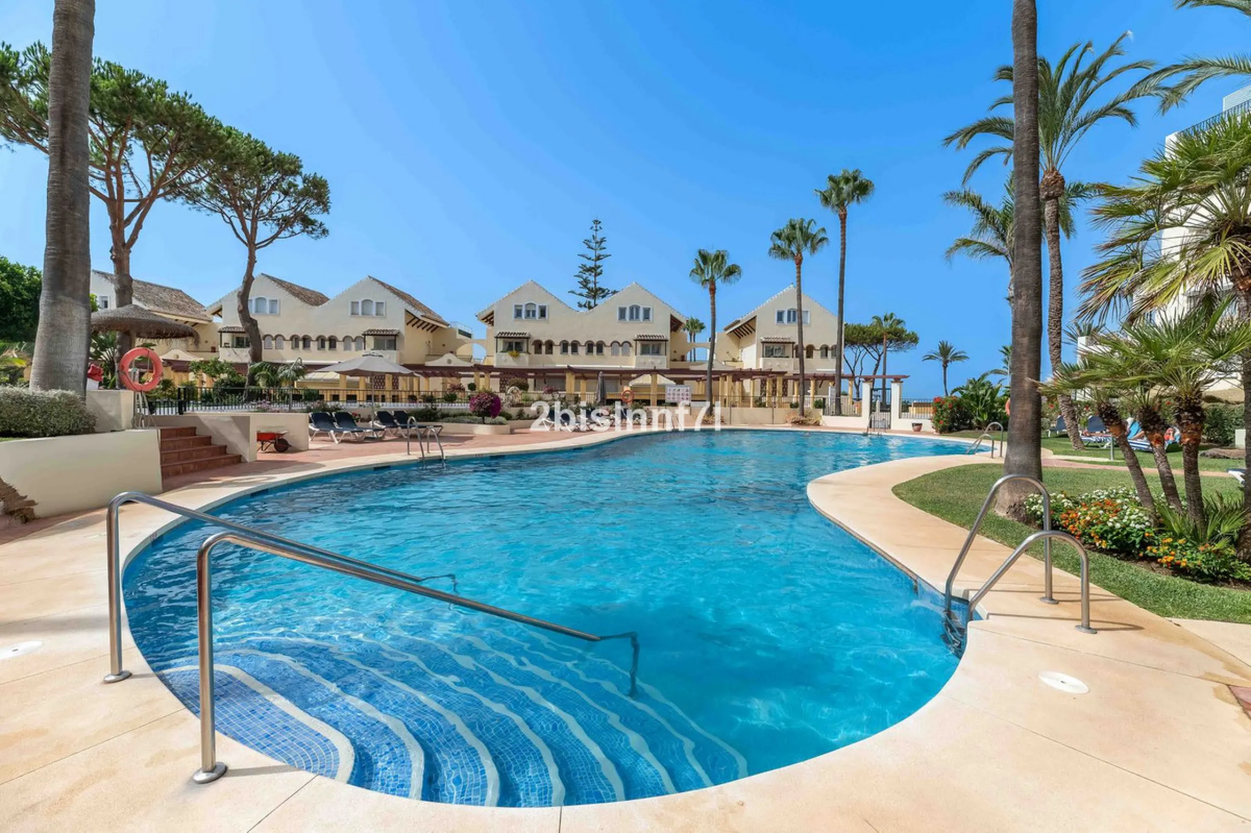Three-bedroom duplex penthouse for sale in White Pearl Beach II, Elviria