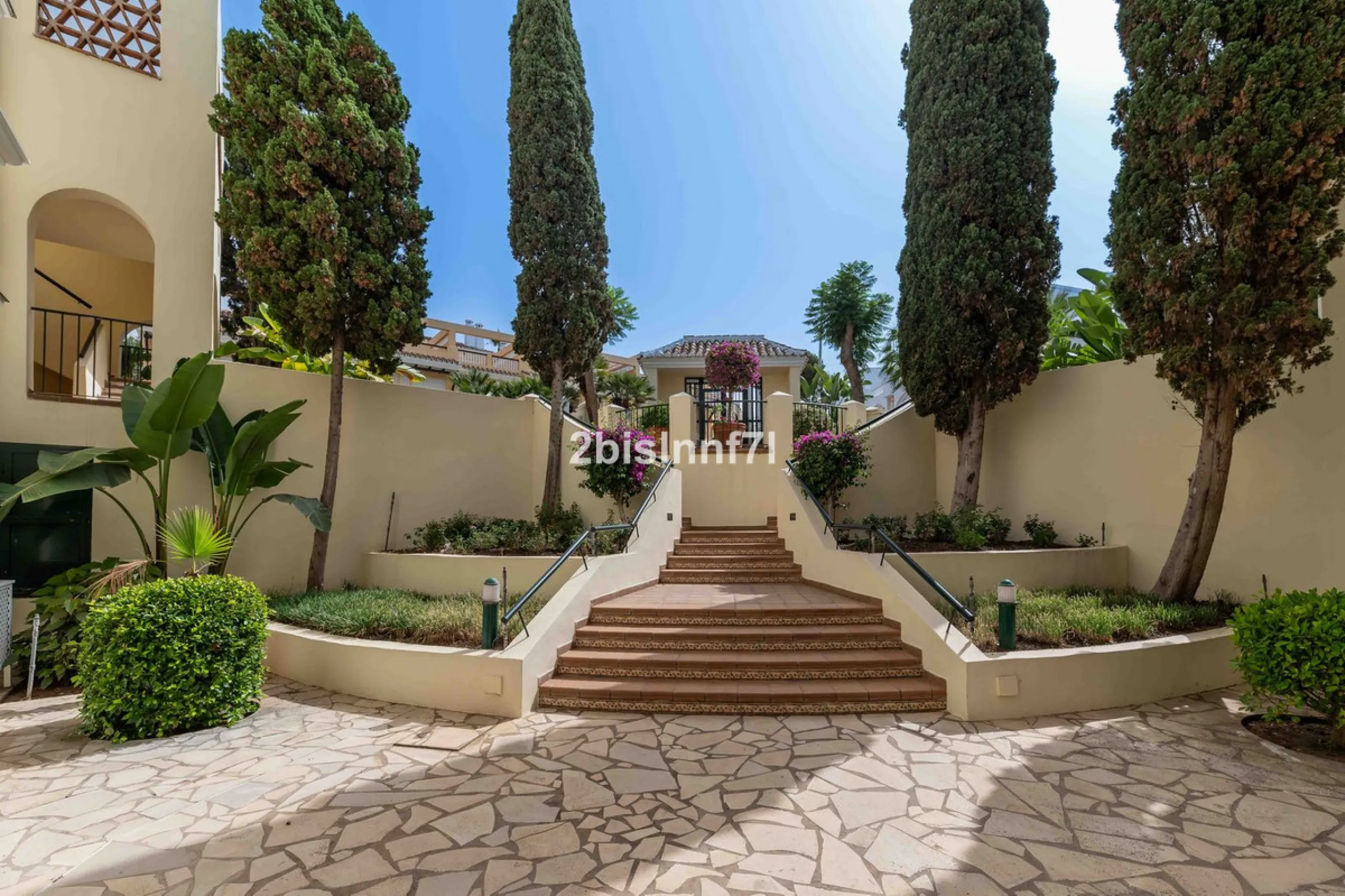 Three-bedroom duplex penthouse for sale in White Pearl Beach II, Elviria