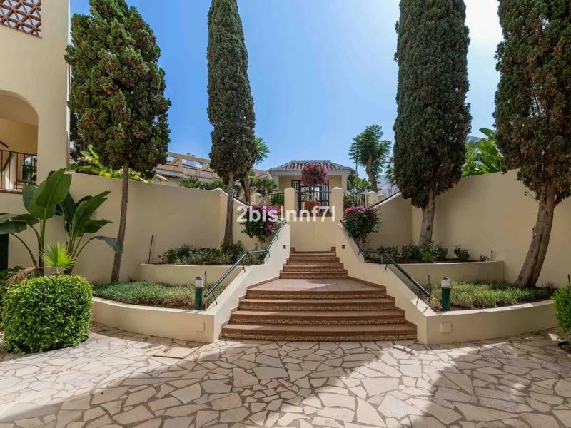 Three-bedroom duplex penthouse for sale in White Pearl Beach II, Elviria