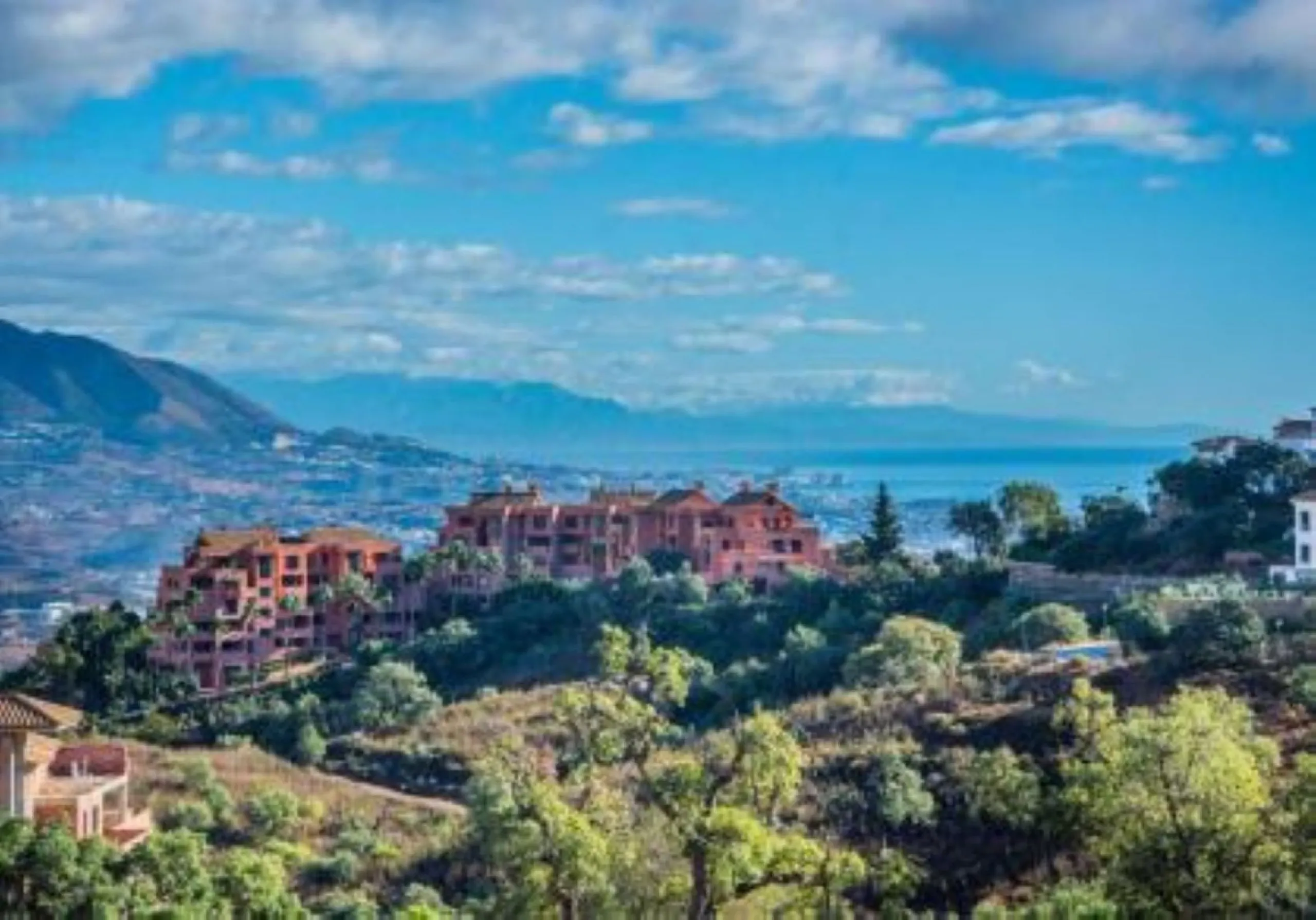 Nestled in the serene and prestigious enclave of La Mairena, this stunning off-plan villa epitomizes luxury and modern living. The villa spans a generous plot, offering expansive living spaces both indoors and outdoors. Featuring 4 spacious bedrooms and 4