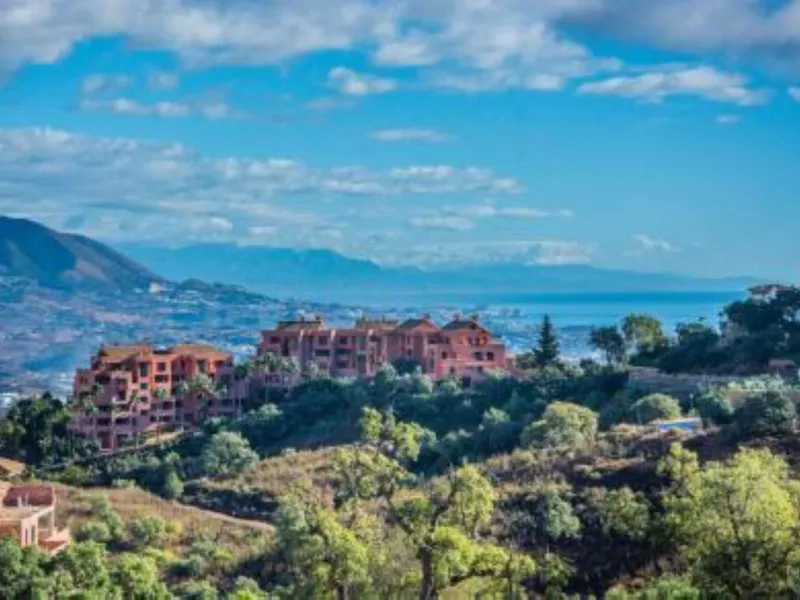 Nestled in the serene and prestigious enclave of La Mairena, this stunning off-plan villa epitomizes luxury and modern living. The villa spans a generous plot, offering expansive living spaces both indoors and outdoors. Featuring 4 spacious bedrooms and 4