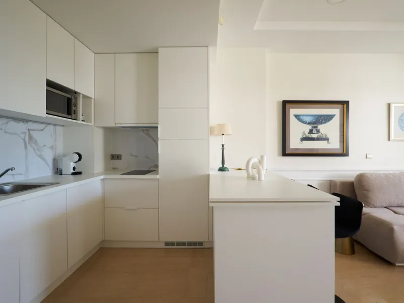 We present to your attention a unique opportunity to acquire a fully renovated and elegant one-bedroom apartment in the prestigious Guadalpin Hotel on the famous Golden Mile in Marbella.