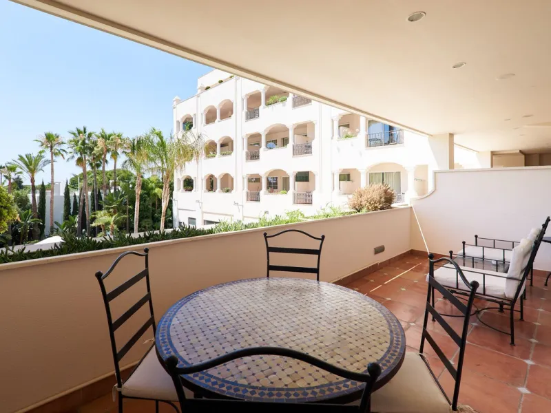 We present to your attention a unique opportunity to acquire a fully renovated and elegant one-bedroom apartment in the prestigious Guadalpin Hotel on the famous Golden Mile in Marbella.
