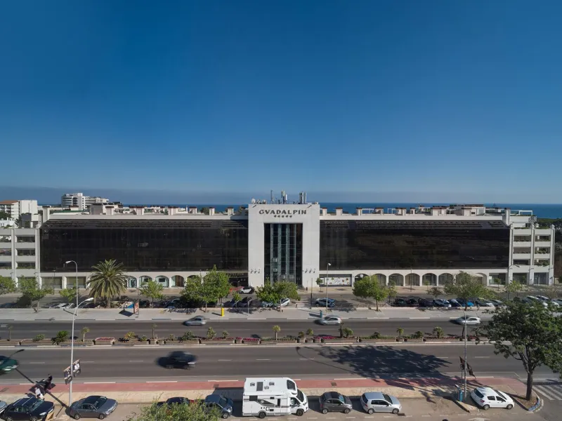 We present to your attention a unique opportunity to acquire a fully renovated and elegant one-bedroom apartment in the prestigious Guadalpin Hotel on the famous Golden Mile in Marbella.
