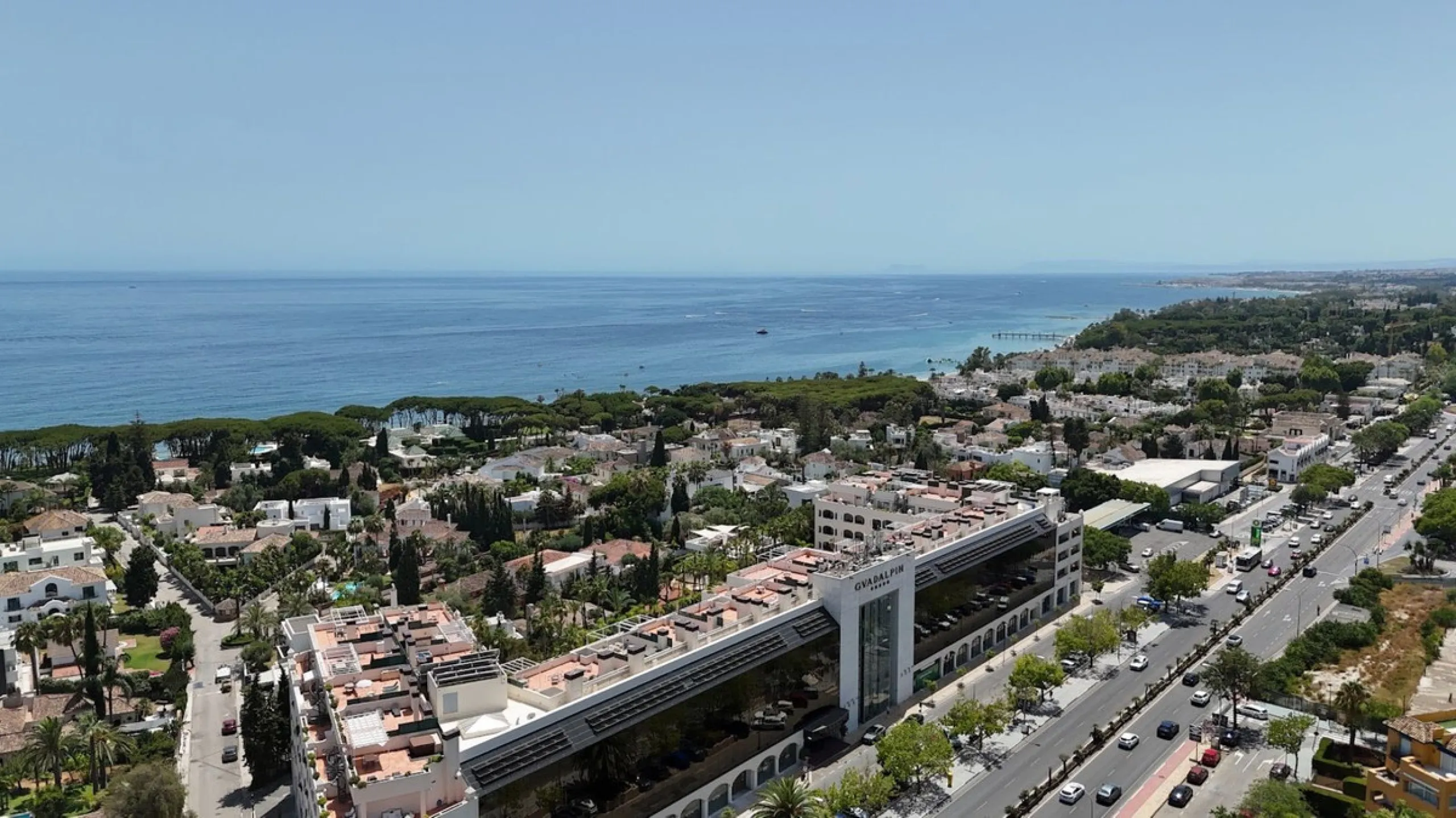 We present to your attention a unique opportunity to acquire a fully renovated and elegant one-bedroom apartment in the prestigious Guadalpin Hotel on the famous Golden Mile in Marbella.