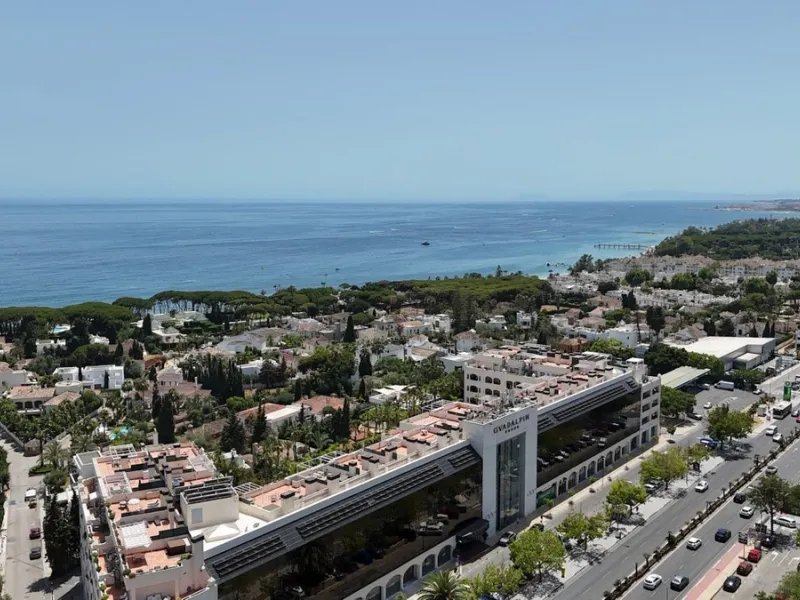 We present to your attention a unique opportunity to acquire a fully renovated and elegant one-bedroom apartment in the prestigious Guadalpin Hotel on the famous Golden Mile in Marbella.