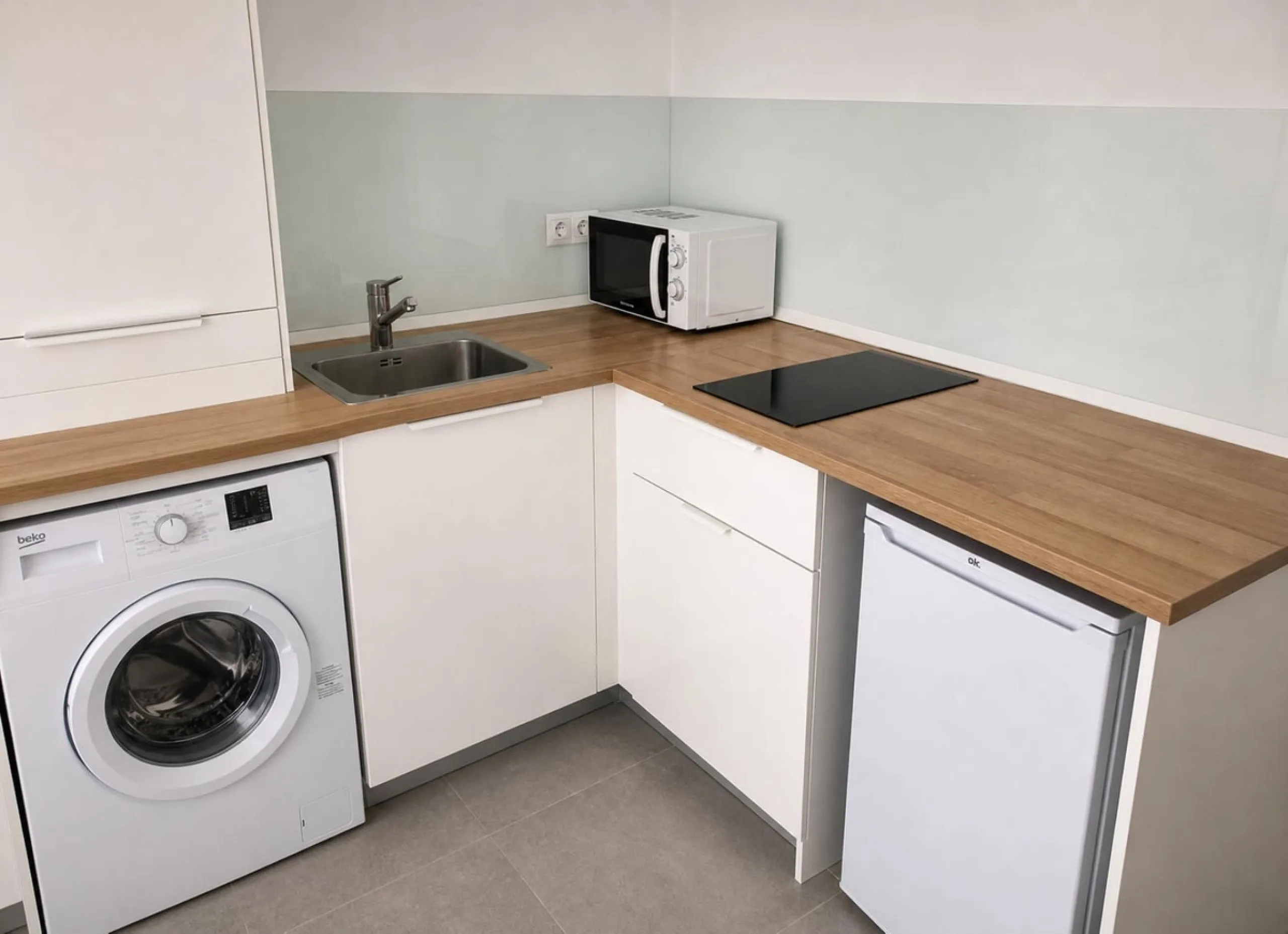 Investment Opportunity – Apartment Divided into 4 Independent Studios with Tourist Licence