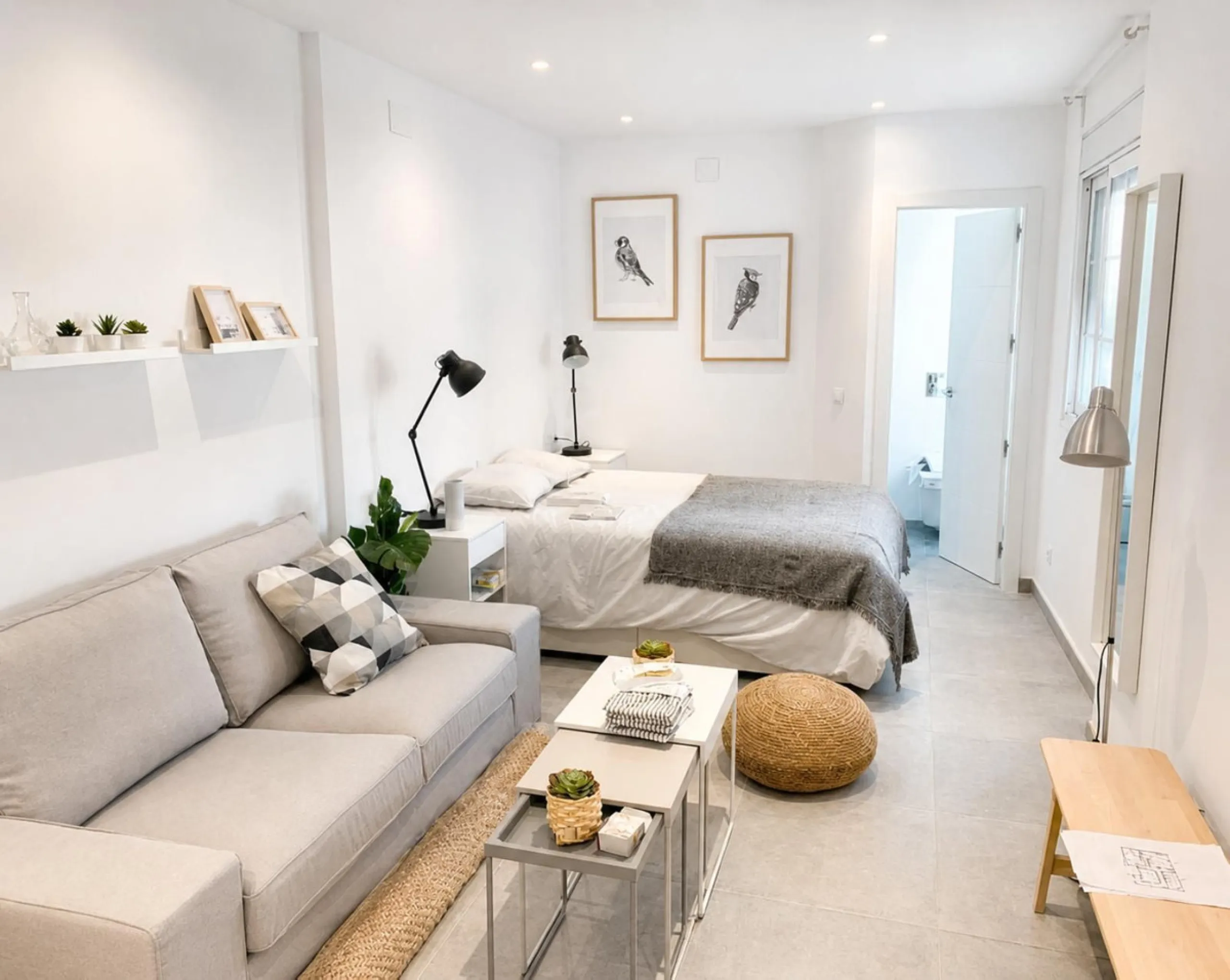 Investment Opportunity – Apartment Divided into 4 Independent Studios with Tourist Licence