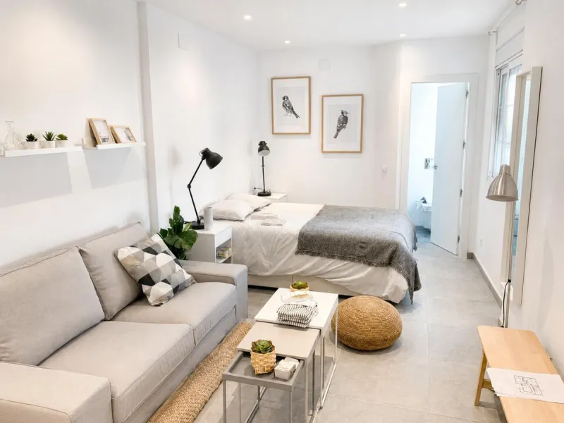 Investment Opportunity – Apartment Divided into 4 Independent Studios with Tourist Licence