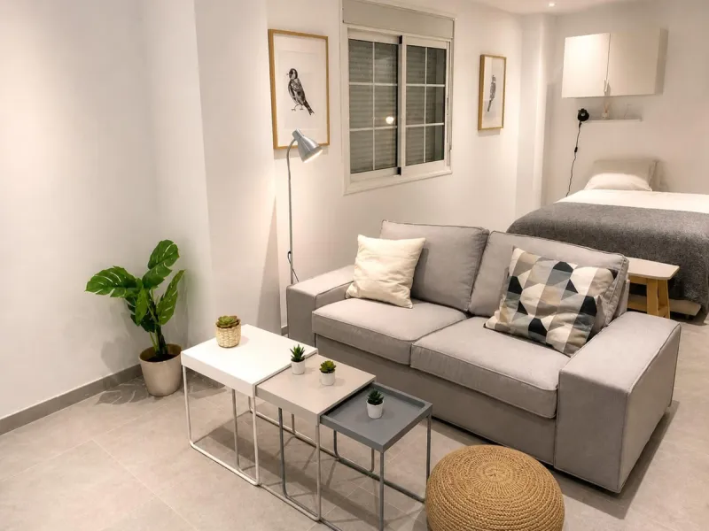 Investment Opportunity – Apartment Divided into 4 Independent Studios with Tourist Licence
