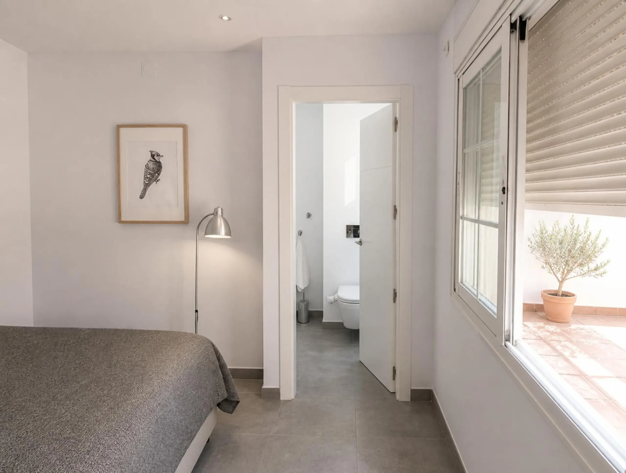 Investment Opportunity – Apartment Divided into 4 Independent Studios with Tourist Licence