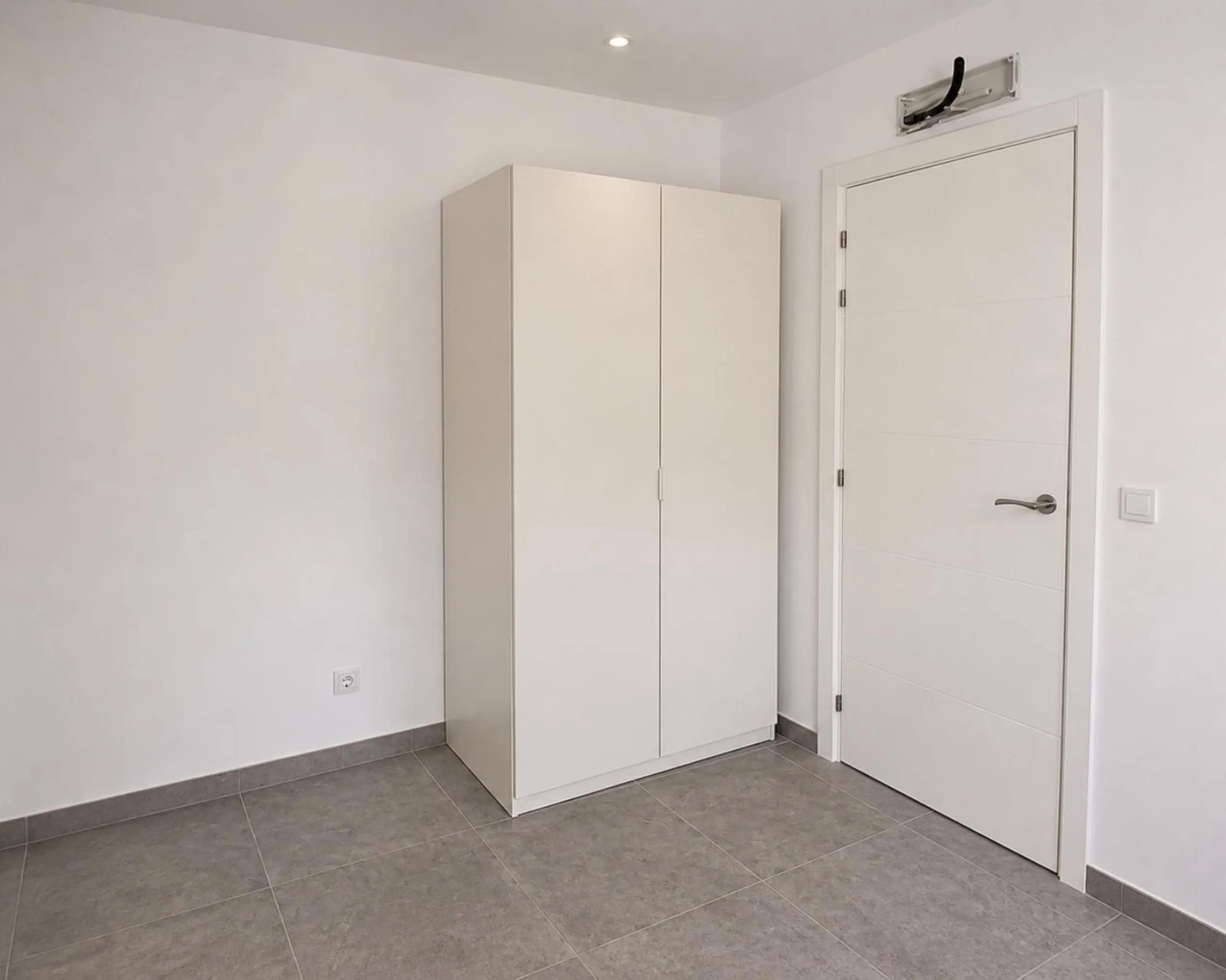 Investment Opportunity – Apartment Divided into 4 Independent Studios with Tourist Licence