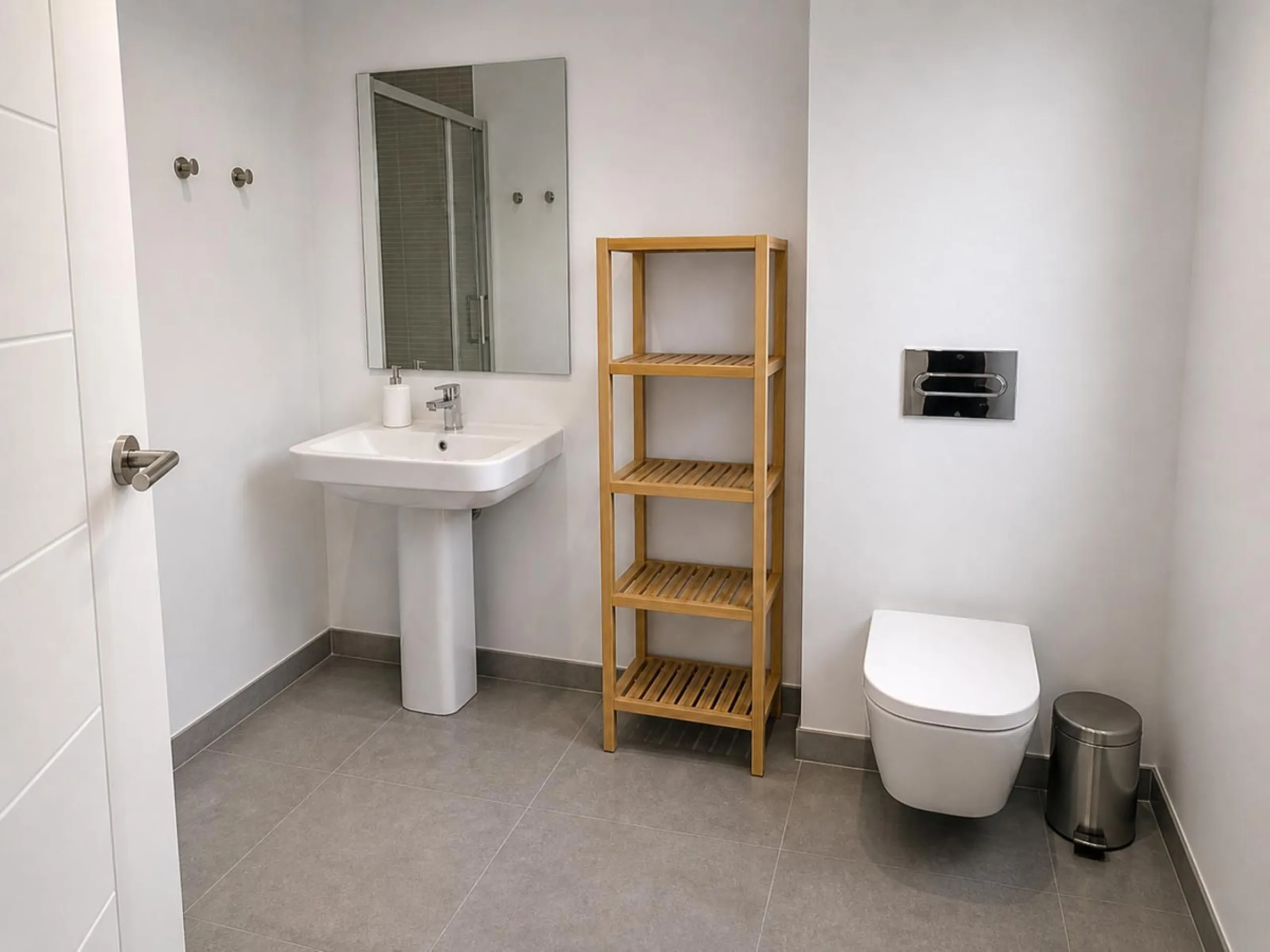 Investment Opportunity – Apartment Divided into 4 Independent Studios with Tourist Licence