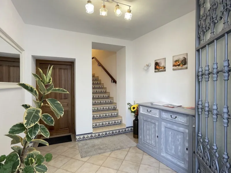 House - Townhouse в продаже в Alhaurín el Grande, Málaga. В доме 5 спален и 3 ванных комнат. Площадь дома 296 м²
