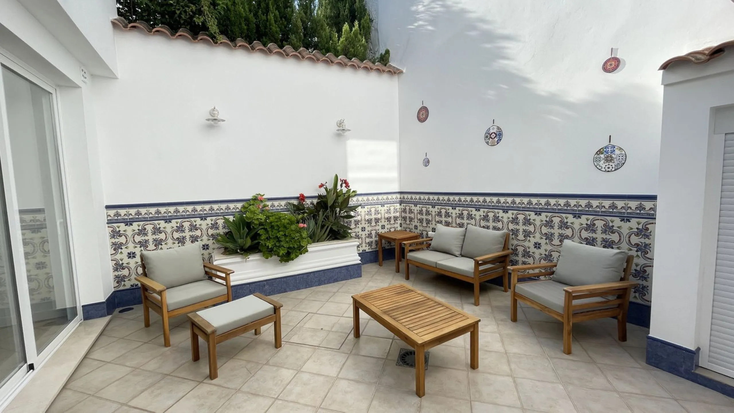 House - Townhouse в продаже в Alhaurín el Grande, Málaga. В доме 5 спален и 3 ванных комнат. Площадь дома 296 м²