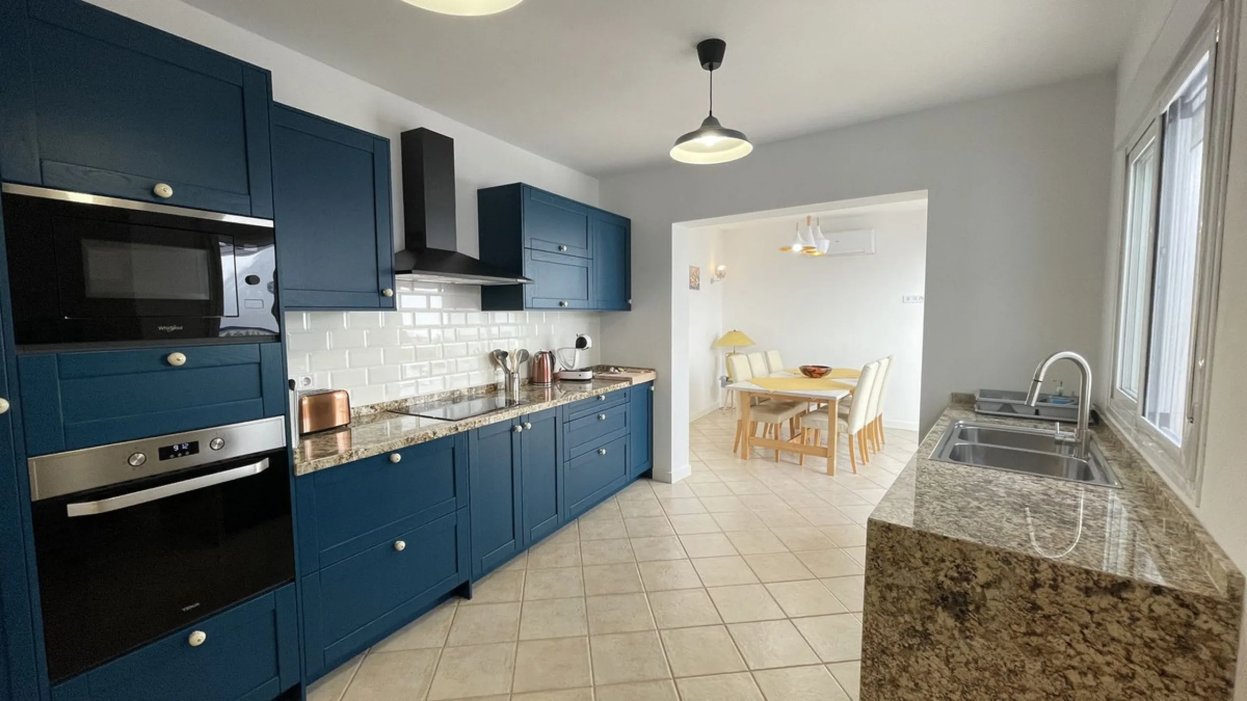 House - Townhouse в продаже в Alhaurín el Grande, Málaga. В доме 5 спален и 3 ванных комнат. Площадь дома 296 м²