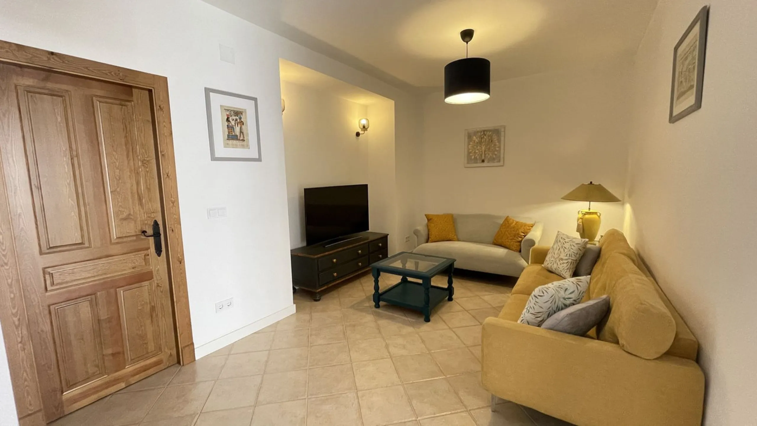 House - Townhouse в продаже в Alhaurín el Grande, Málaga. В доме 5 спален и 3 ванных комнат. Площадь дома 296 м²