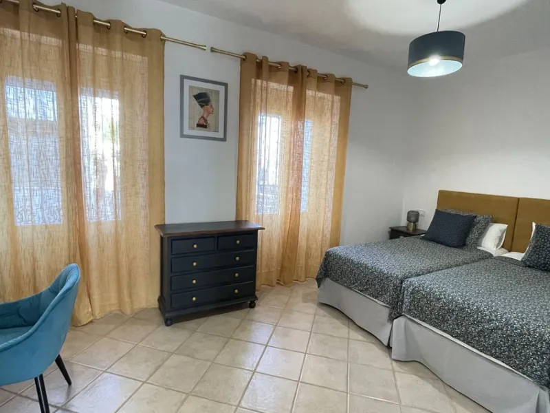 House - Townhouse в продаже в Alhaurín el Grande, Málaga. В доме 5 спален и 3 ванных комнат. Площадь дома 296 м²