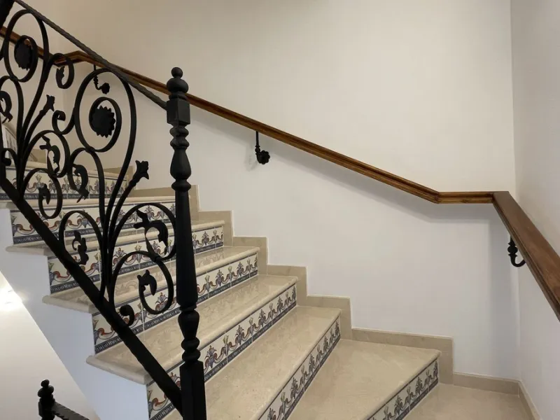House - Townhouse в продаже в Alhaurín el Grande, Málaga. В доме 5 спален и 3 ванных комнат. Площадь дома 296 м²