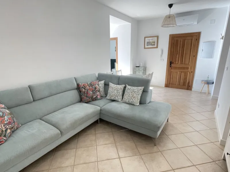 House - Townhouse в продаже в Alhaurín el Grande, Málaga. В доме 5 спален и 3 ванных комнат. Площадь дома 296 м²