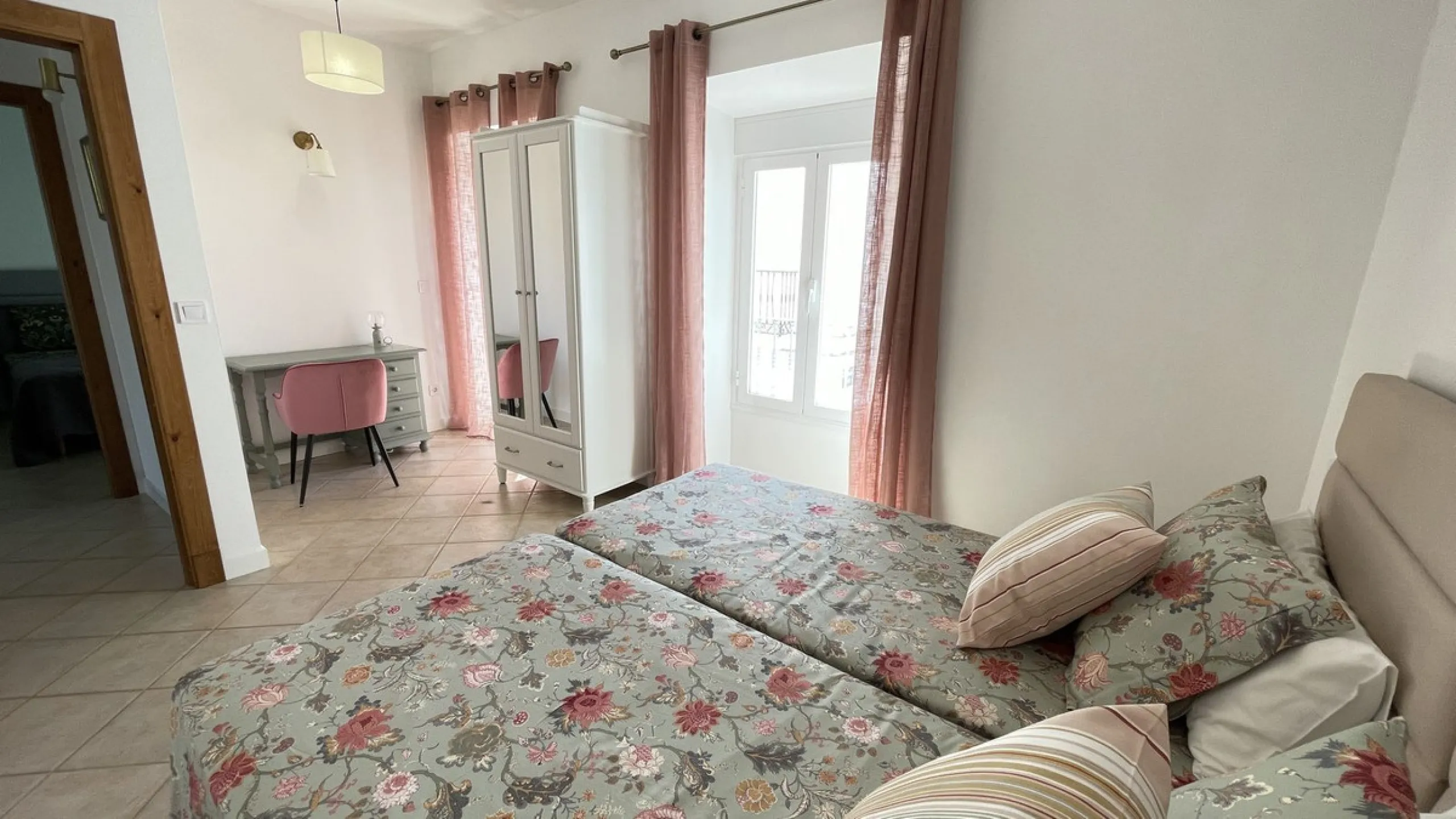 House - Townhouse в продаже в Alhaurín el Grande, Málaga. В доме 5 спален и 3 ванных комнат. Площадь дома 296 м²