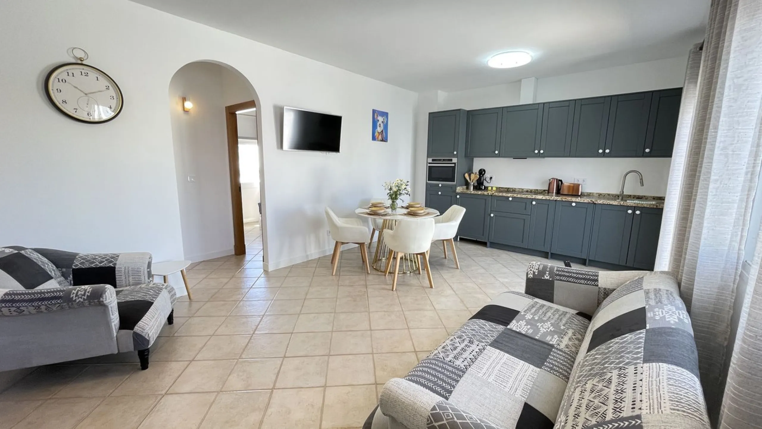House - Townhouse в продаже в Alhaurín el Grande, Málaga. В доме 5 спален и 3 ванных комнат. Площадь дома 296 м²