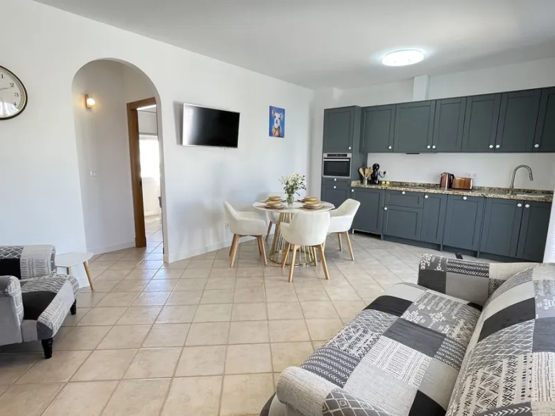 House - Townhouse в продаже в Alhaurín el Grande, Málaga. В доме 5 спален и 3 ванных комнат. Площадь дома 296 м²