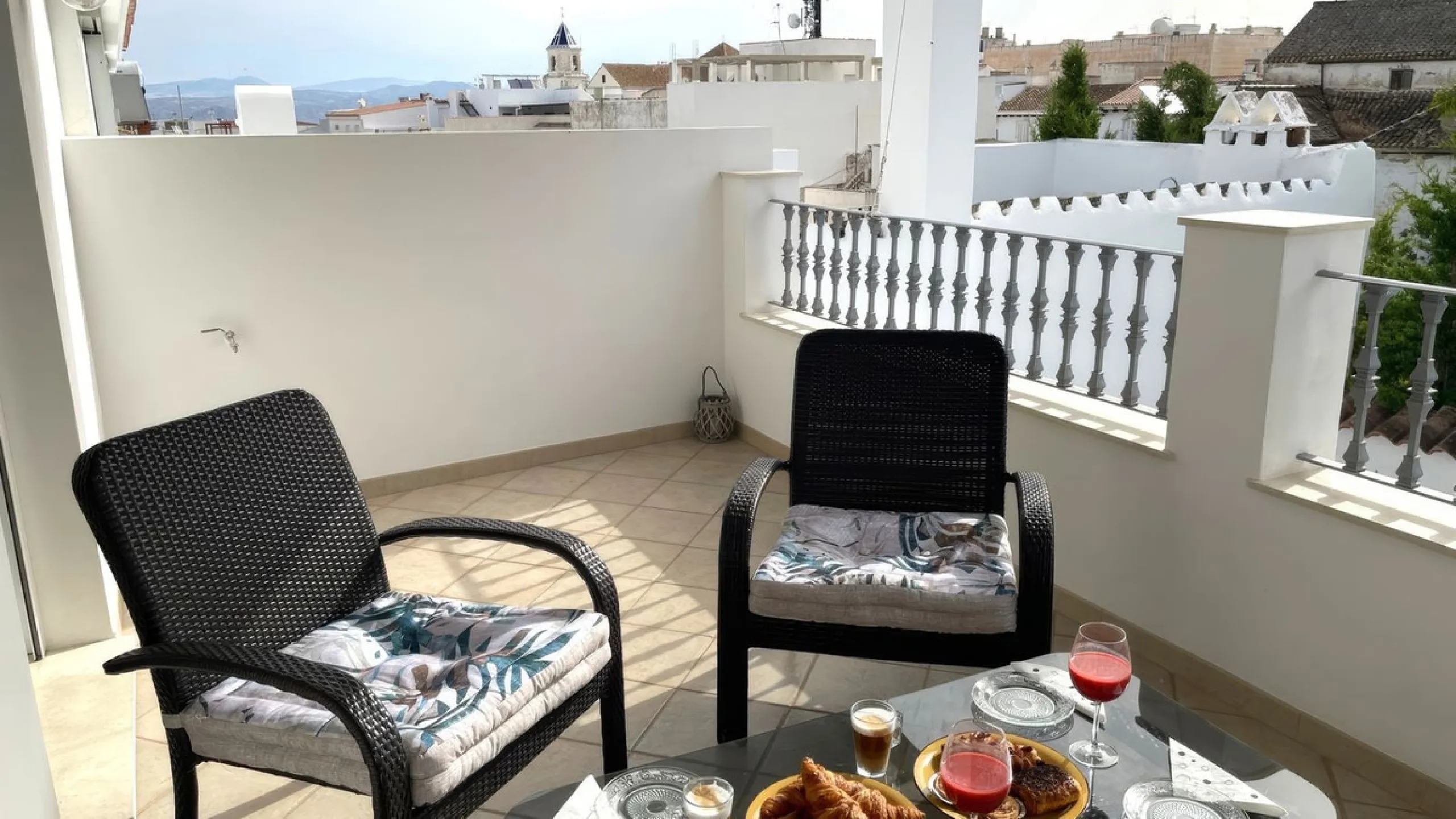 House - Townhouse в продаже в Alhaurín el Grande, Málaga. В доме 5 спален и 3 ванных комнат. Площадь дома 296 м²